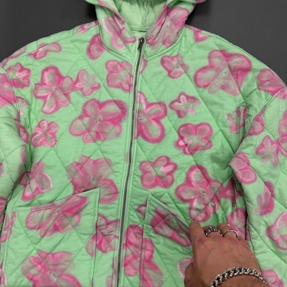 Blanketed Abstract Floral Print Hooded Zip Up Quilted Jacket - Picture 4 of 6